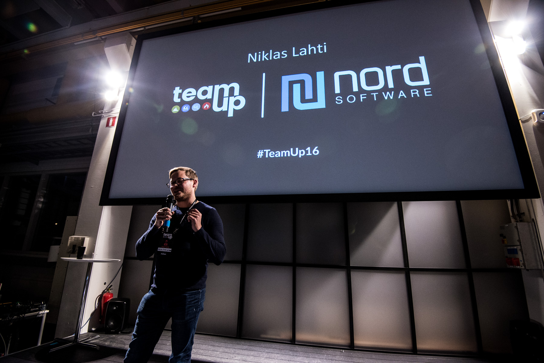Esiintymässä (mutta lähinnä etsimässä startup-asiakkaita) Otaniemessä 2016.